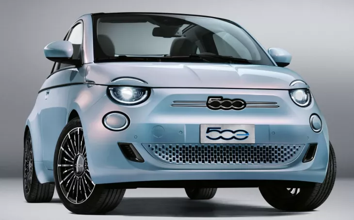 The new Fiat 500e electric city car